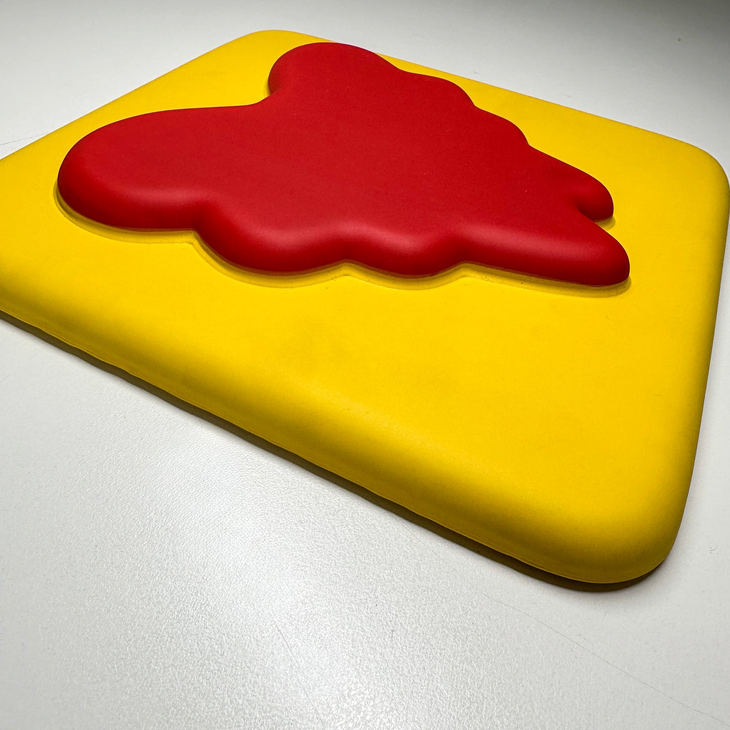 Heart Red on Yellow by Andrew Sutherland - Sculpture O